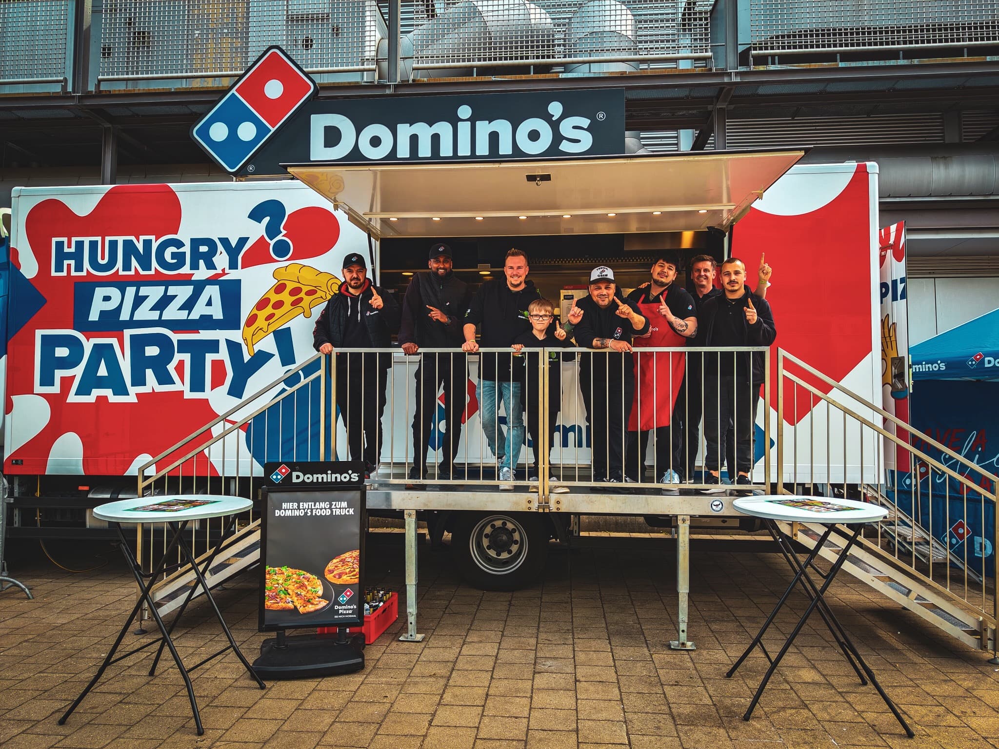 Domino’s Food-Truck und Team auf der CAGGTUS 2025